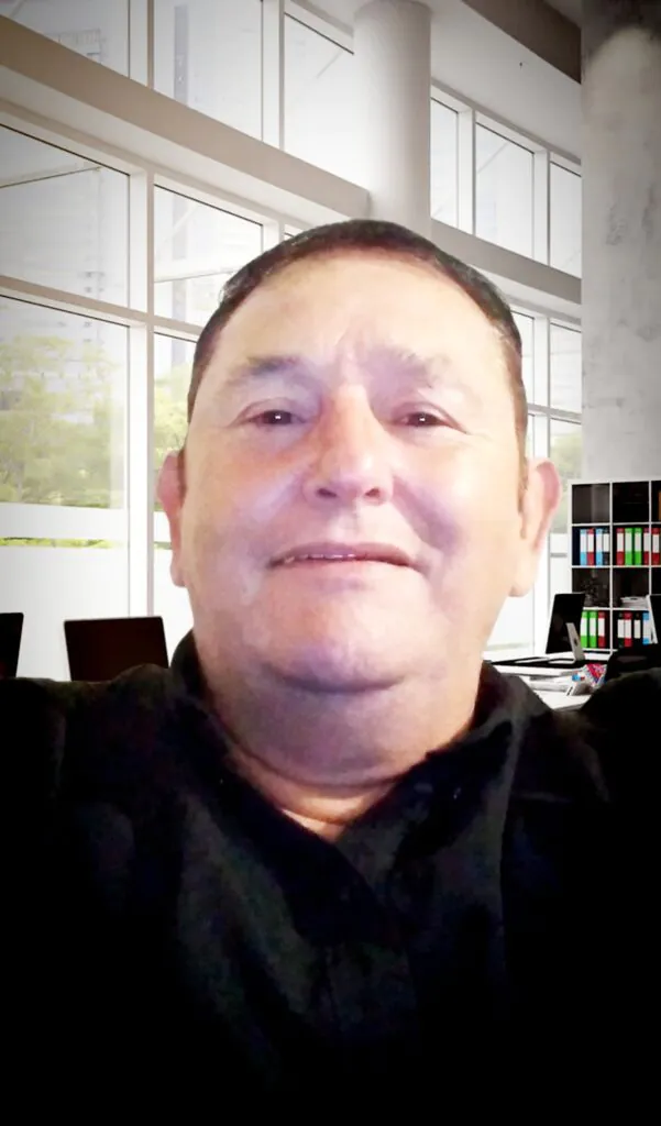 Terapeuta Emocional Jairo Tarug especializado em TRG e Leitura Corporal.